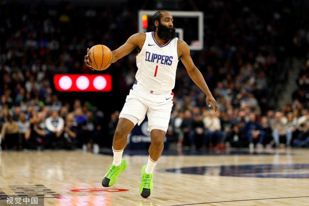 迅速吸引了 迅速吸引了